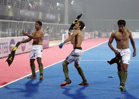 Pakistan vs India Champions Trophy Hockey 2014,Pakistan vs India ,Champions Trophy Hockey 2014,Champions Trophy Hockey,Champions Trophy ,Hockey,Pakistan,#ChampionsTrophy #PakvsGer #RoIndiaRo #PakvsInd #PakistanHockeyTeam #AchaSorry,#PakistanHockeyTeam,Indian Crowd,Pakistan Hockey Team,Pakistan Hockey ,Team Pakistan,Pakistan Team
