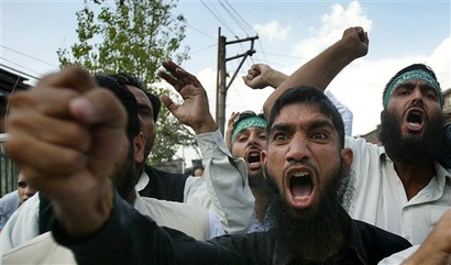 loadshedding,karachi loadshedding,Pakistan loadshedding,loadshedding in Pakistan,Loadshedding and Me,urban and rural areas of the country,urban and rural areas, of the country,Think about it,Pakistan,karachi,lahore,loadshedding protest,islamic protest,